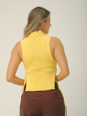 Blusa Tejida Ajustable a Los Lados Con Cuello Alto