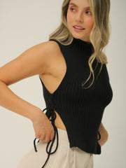 Blusa Tejida Ajustable a Los Lados Con Cuello Alto