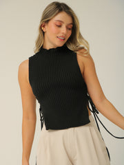 Blusa Tejida Ajustable a Los Lados Con Cuello Alto