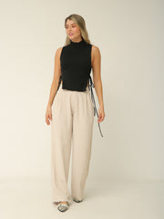 Blusa Tejida Ajustable a Los Lados Con Cuello Alto