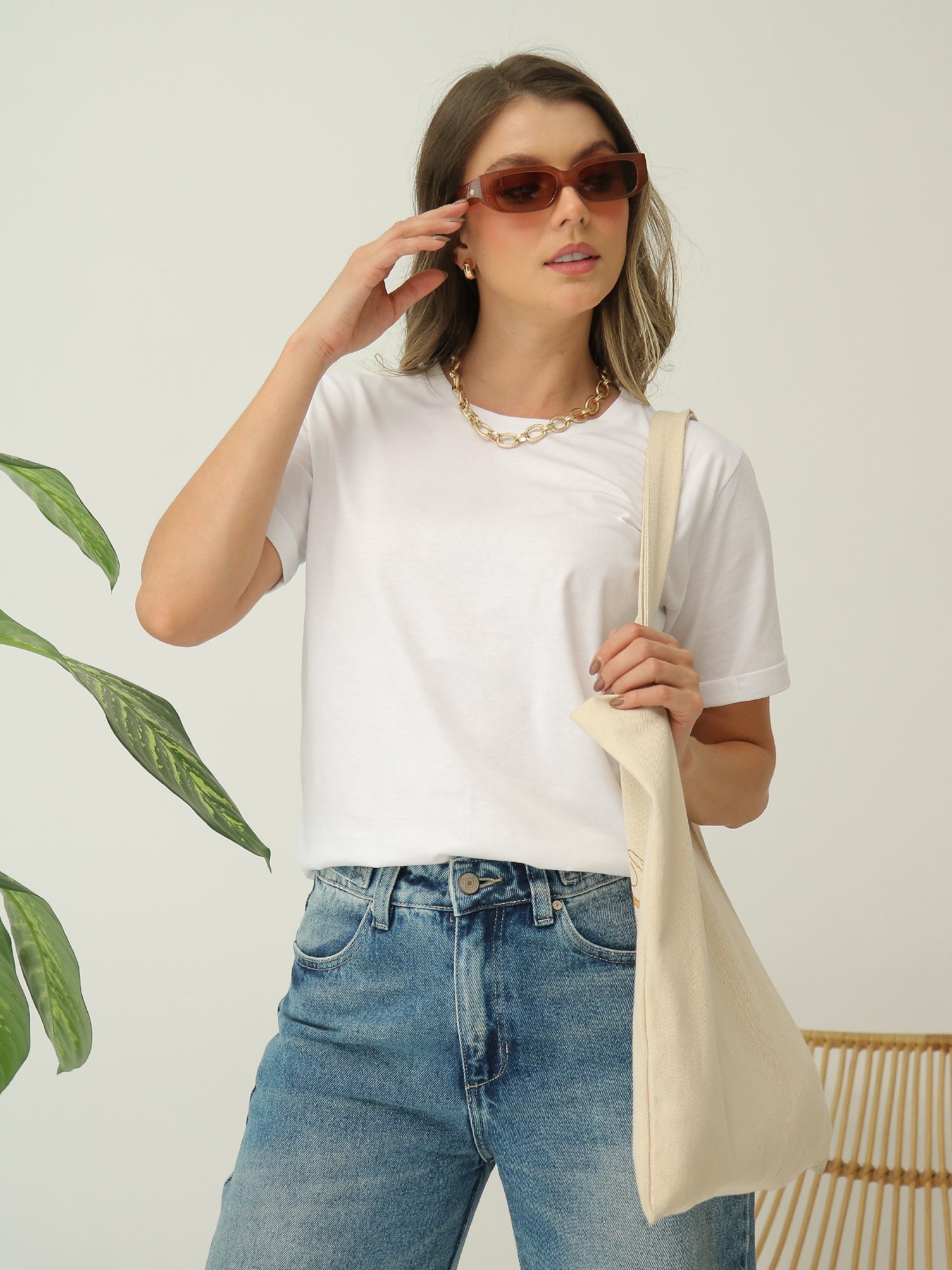 Camiseta Básica Con Manga Doblada