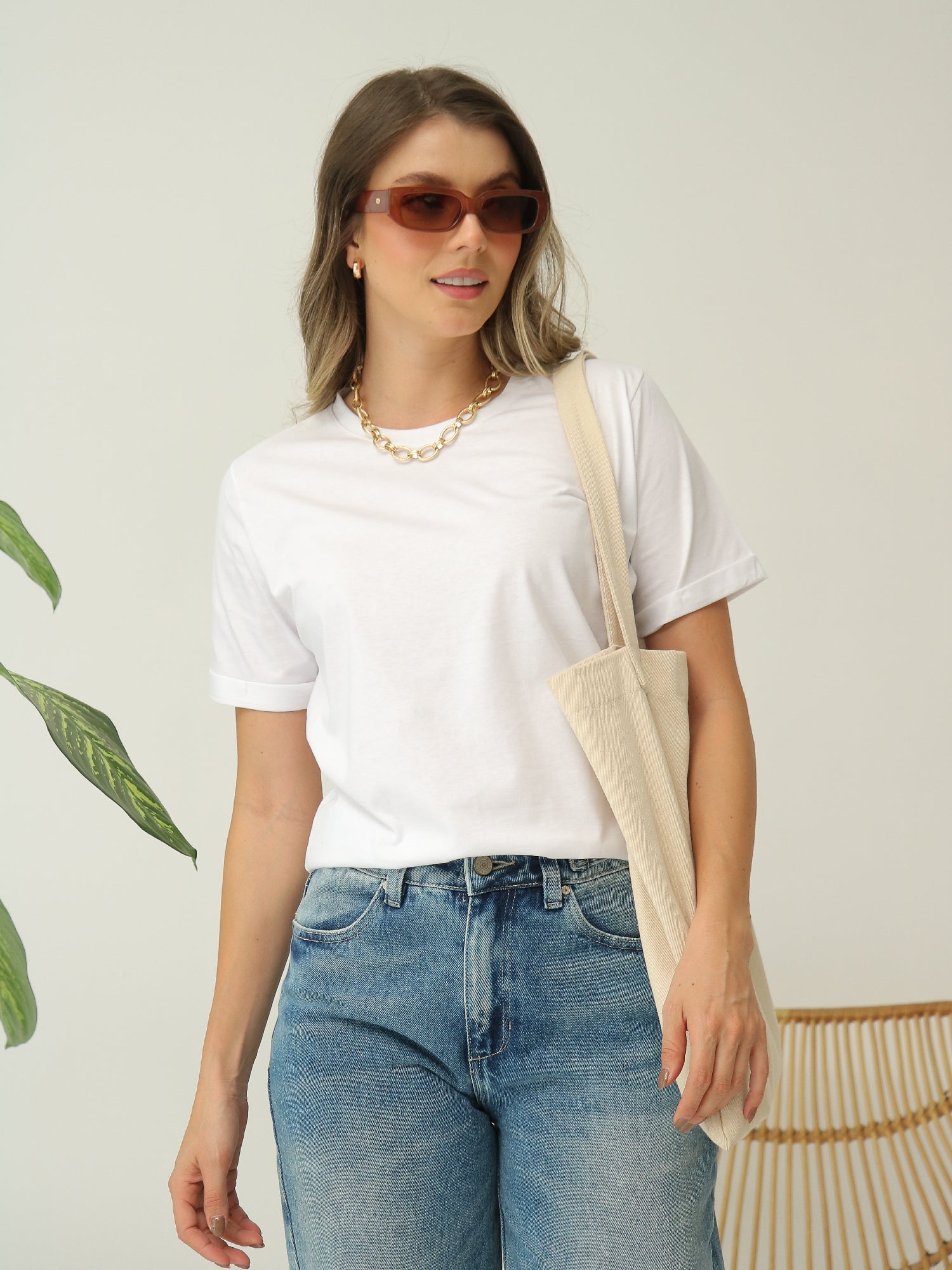 Camiseta Básica Con Manga Doblada