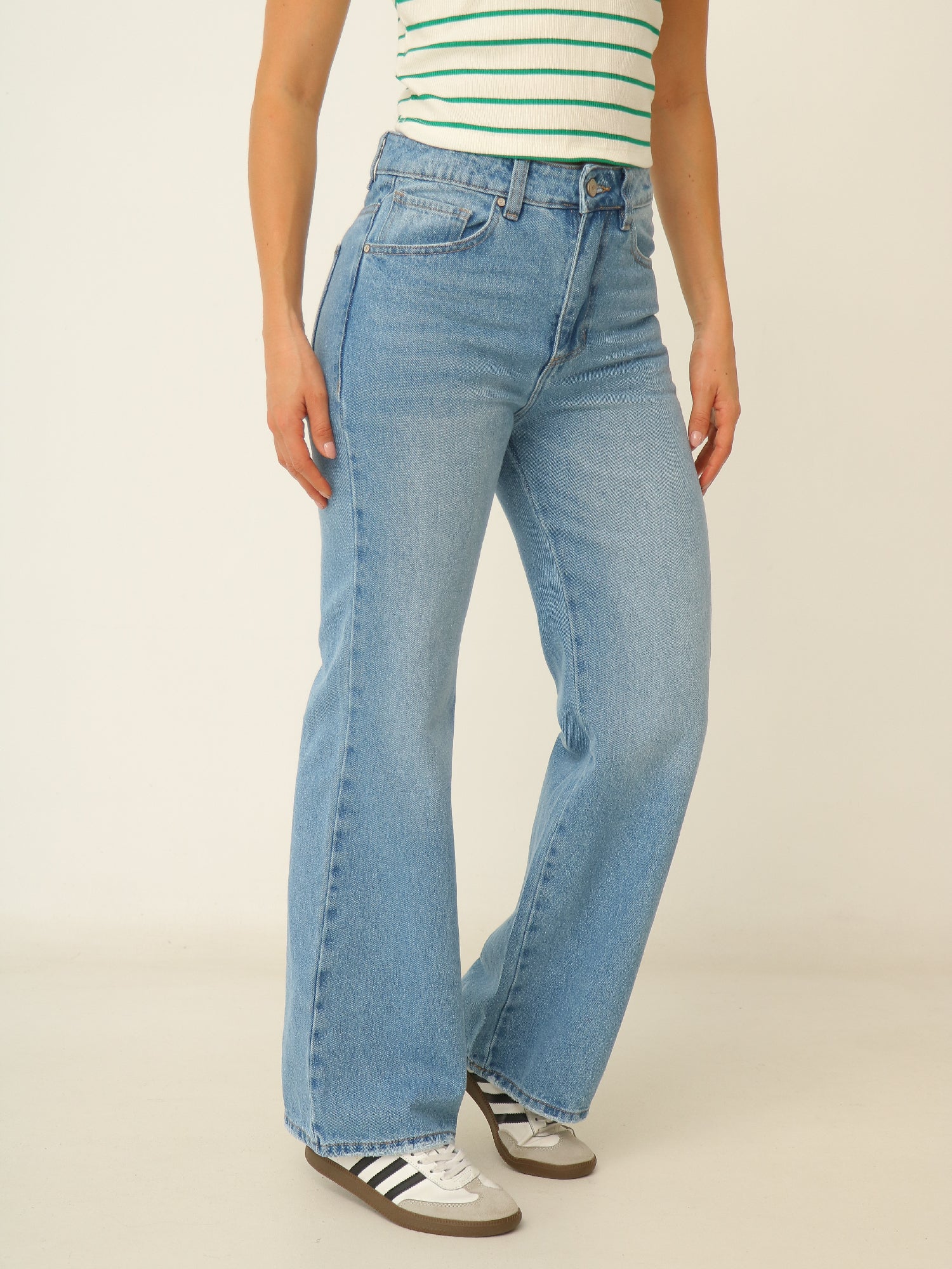 Jean Bota Ancha Azul Claro